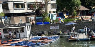 İngiltere-Cambridge Dil Eğitim Programı: Cambridge’te Unutulmaz Bir Punting Deneyimi!